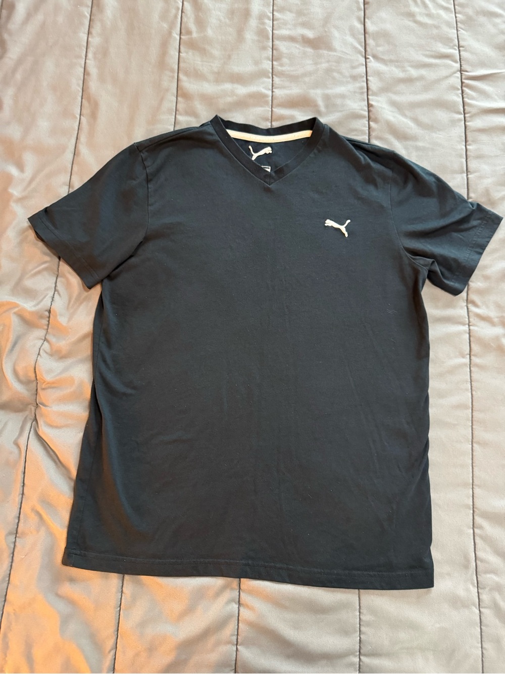 PUMA Men's Sportlifestyle DryCELL V-Neck T-Shirt Black Size Medium